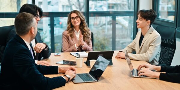 Az OKR keretrendszer szerepe a vállalati stratégiában és a HR vezetésben